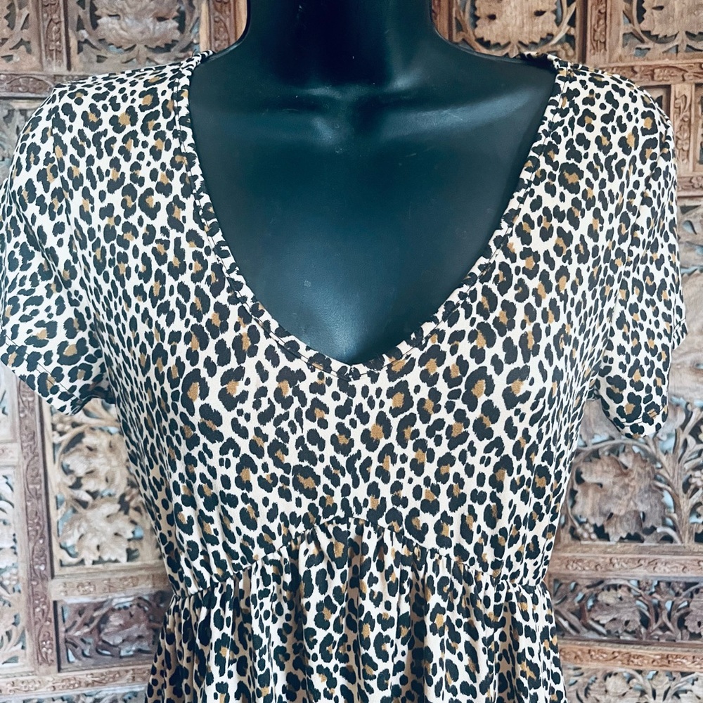Leopard Dress 🐆 - Picture 2 of 3